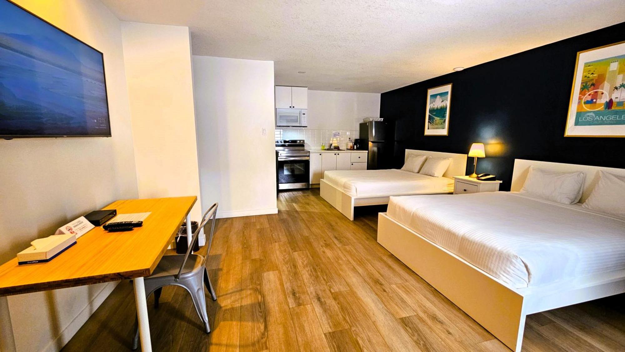 ווייטקורט Cloud 9 Inn מראה חיצוני תמונה