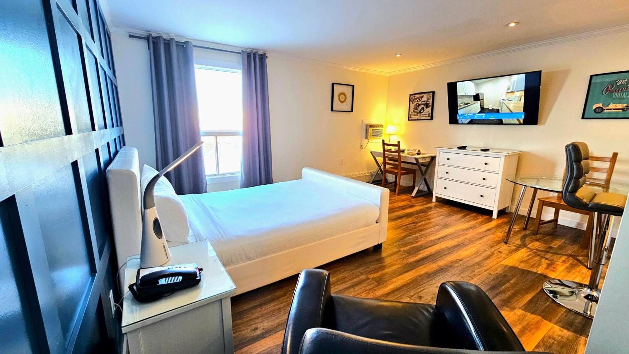 ווייטקורט Cloud 9 Inn מראה חיצוני תמונה