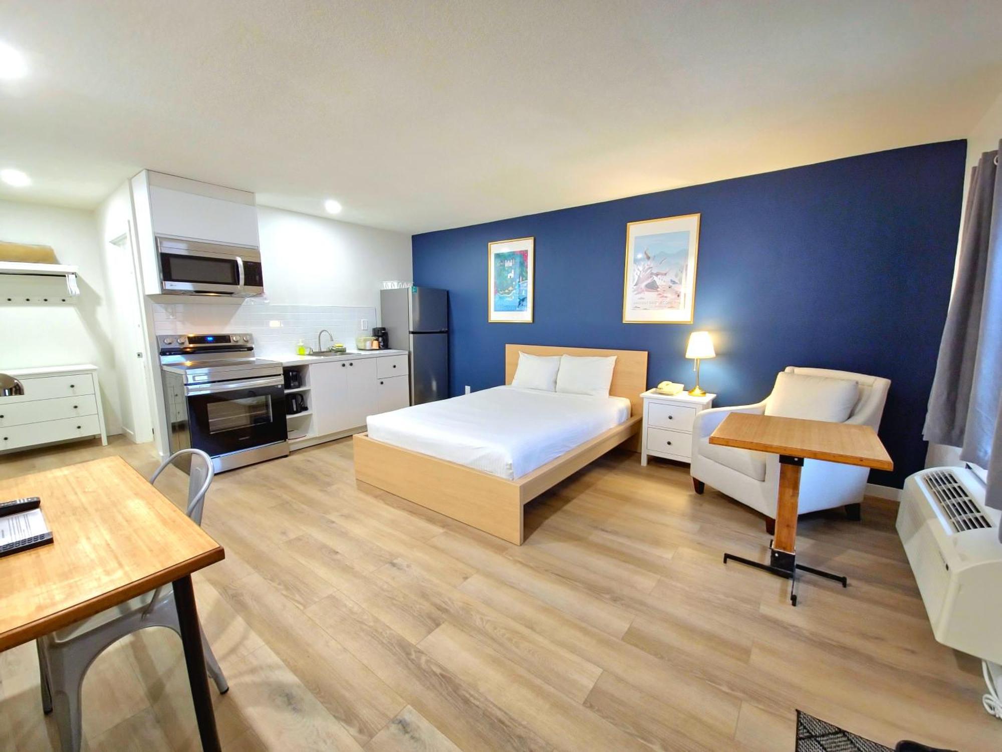 ווייטקורט Cloud 9 Inn מראה חיצוני תמונה
