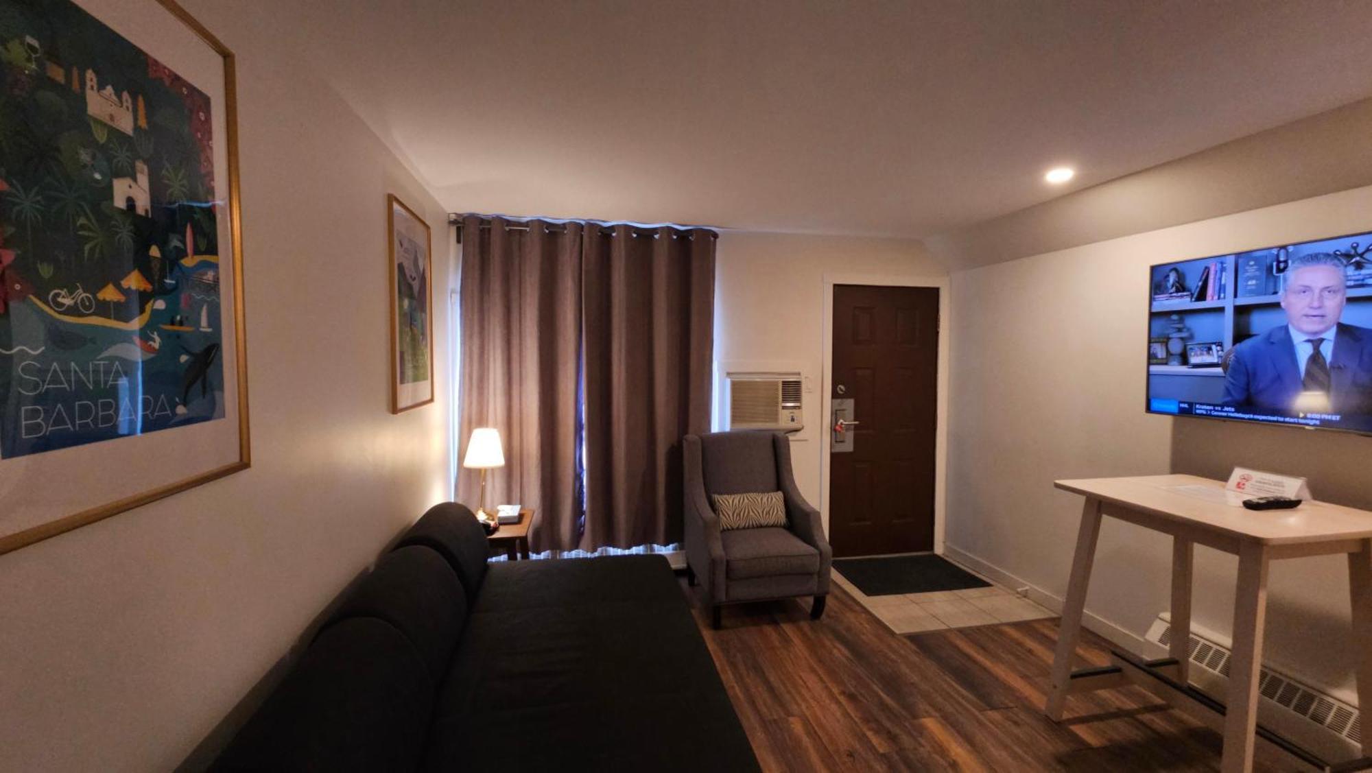 ווייטקורט Cloud 9 Inn מראה חיצוני תמונה