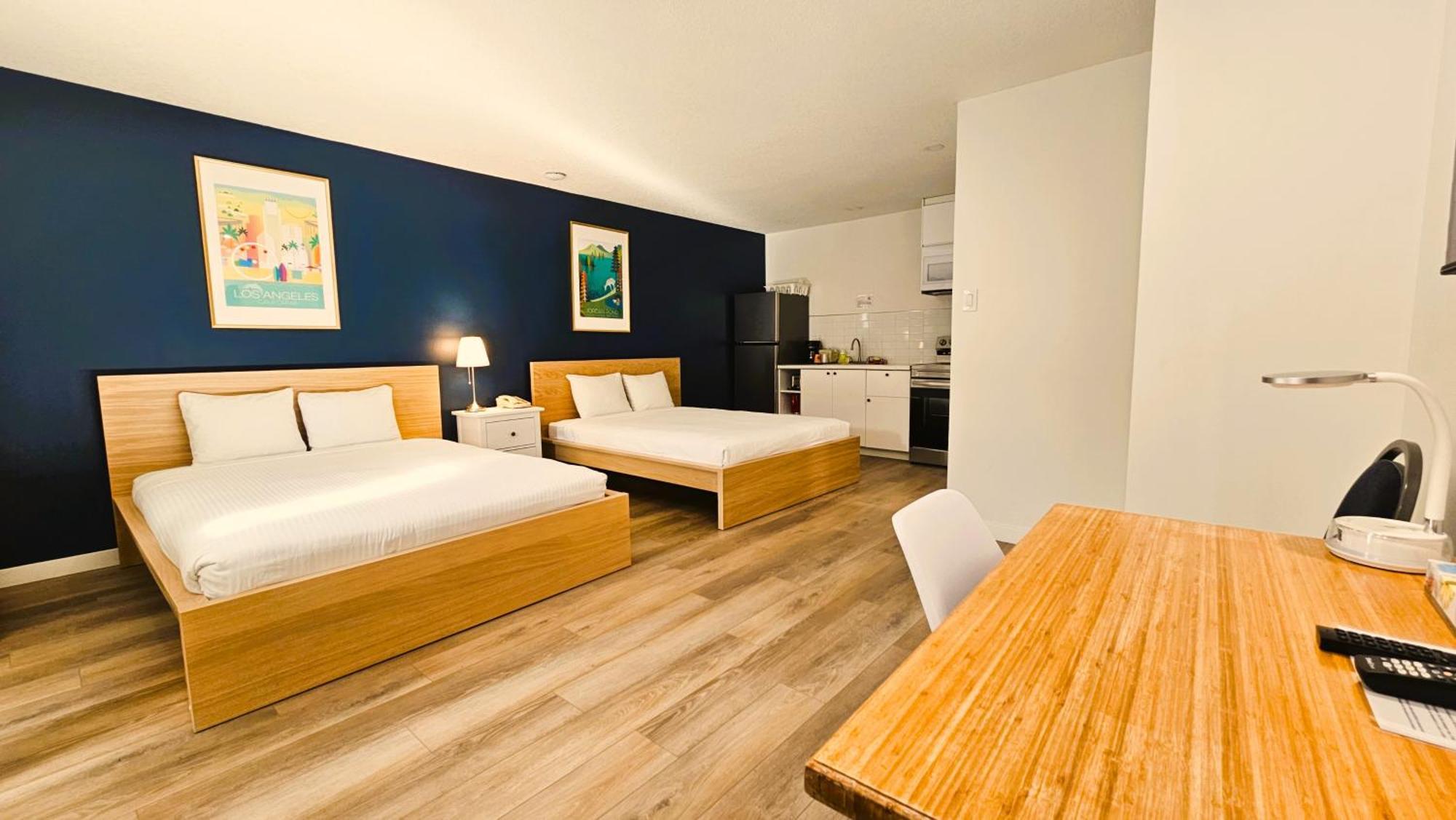 ווייטקורט Cloud 9 Inn מראה חיצוני תמונה