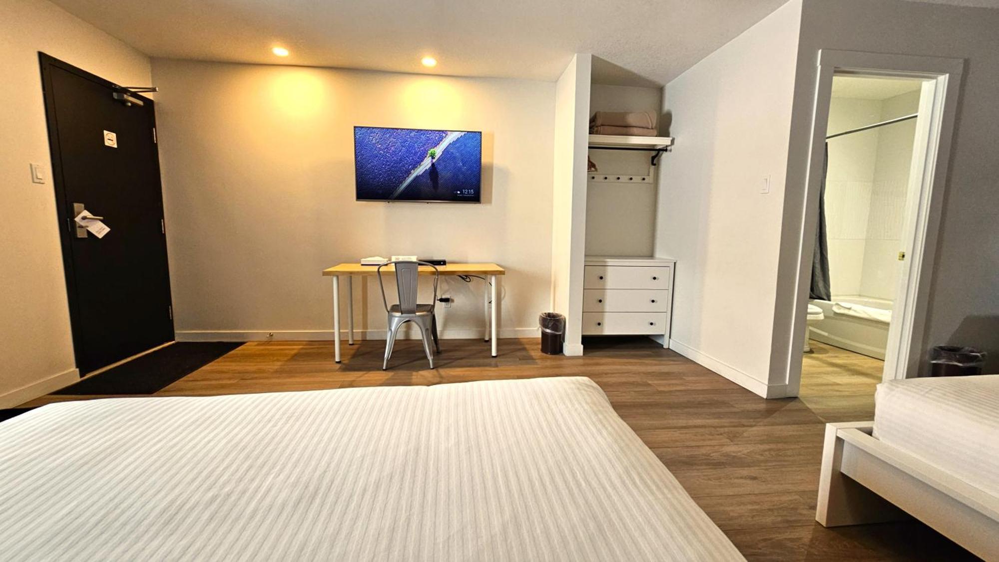 ווייטקורט Cloud 9 Inn מראה חיצוני תמונה