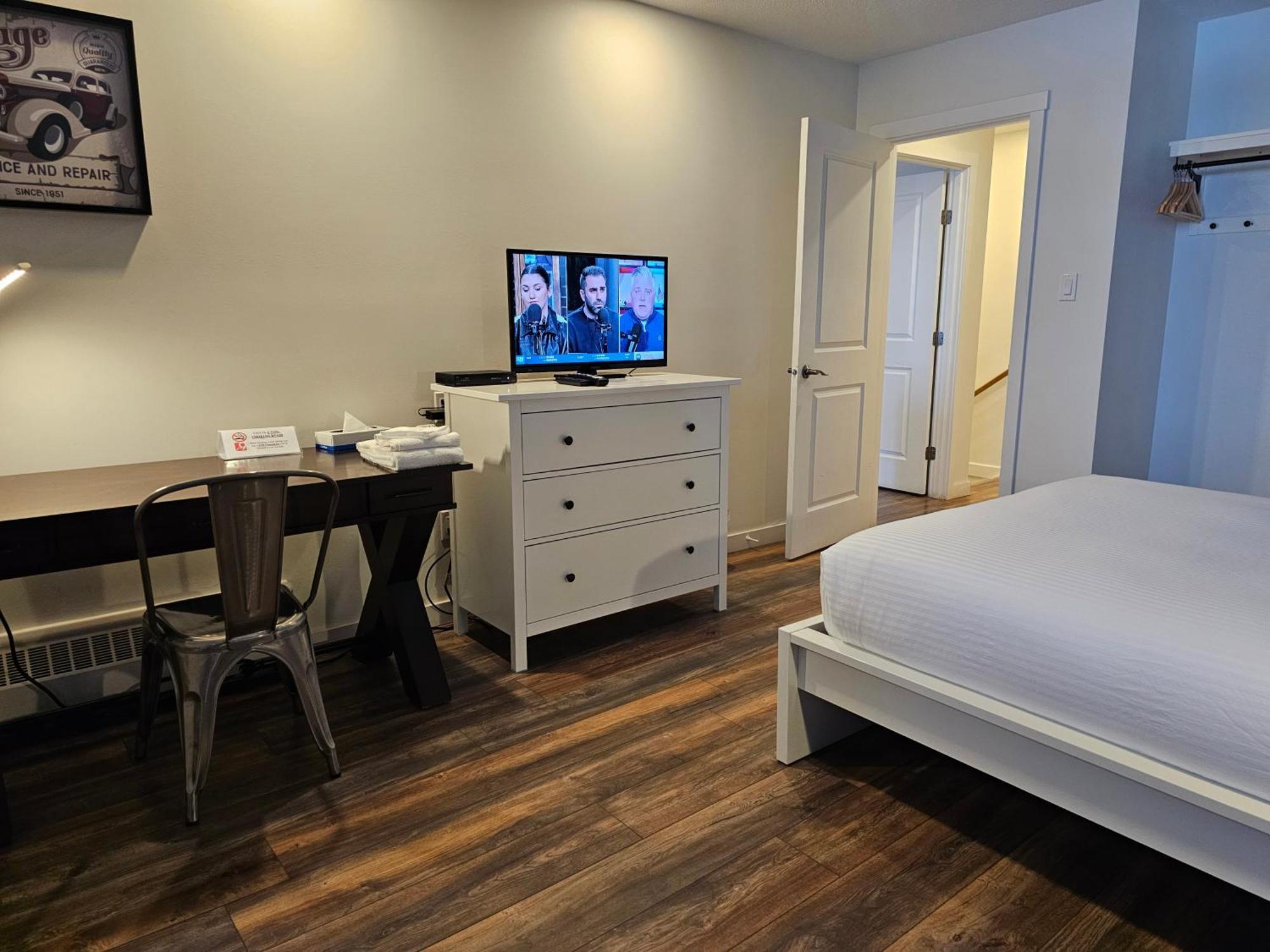 ווייטקורט Cloud 9 Inn מראה חיצוני תמונה