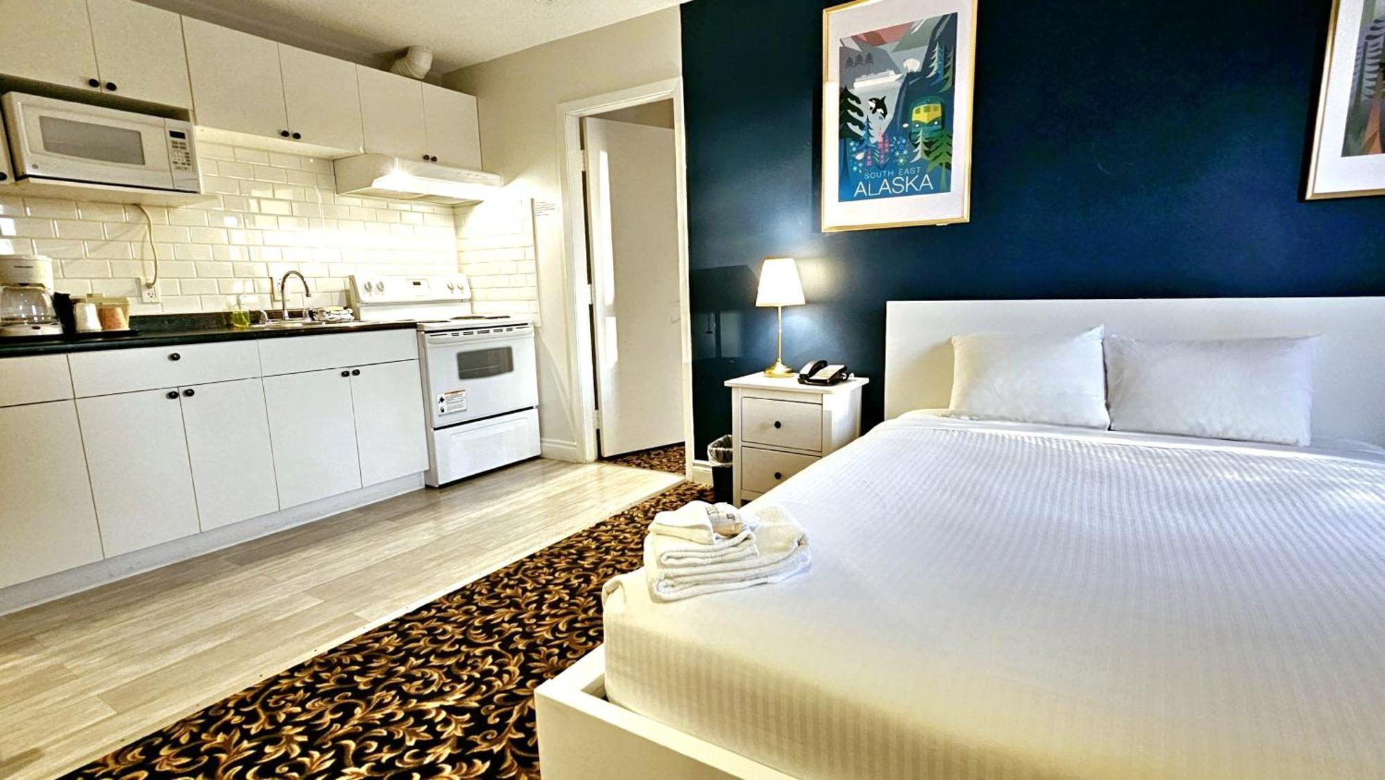 ווייטקורט Cloud 9 Inn מראה חיצוני תמונה