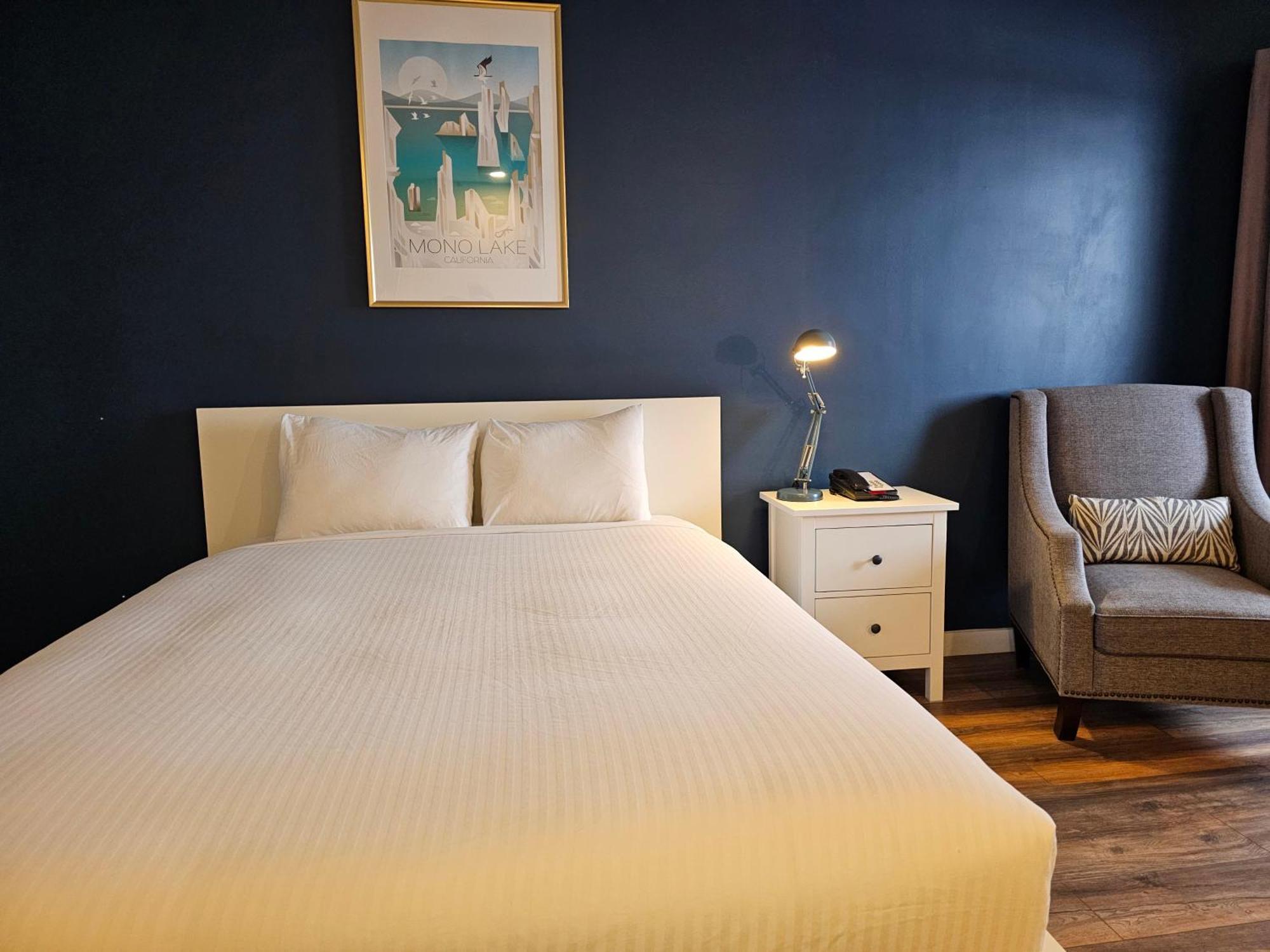 ווייטקורט Cloud 9 Inn מראה חיצוני תמונה