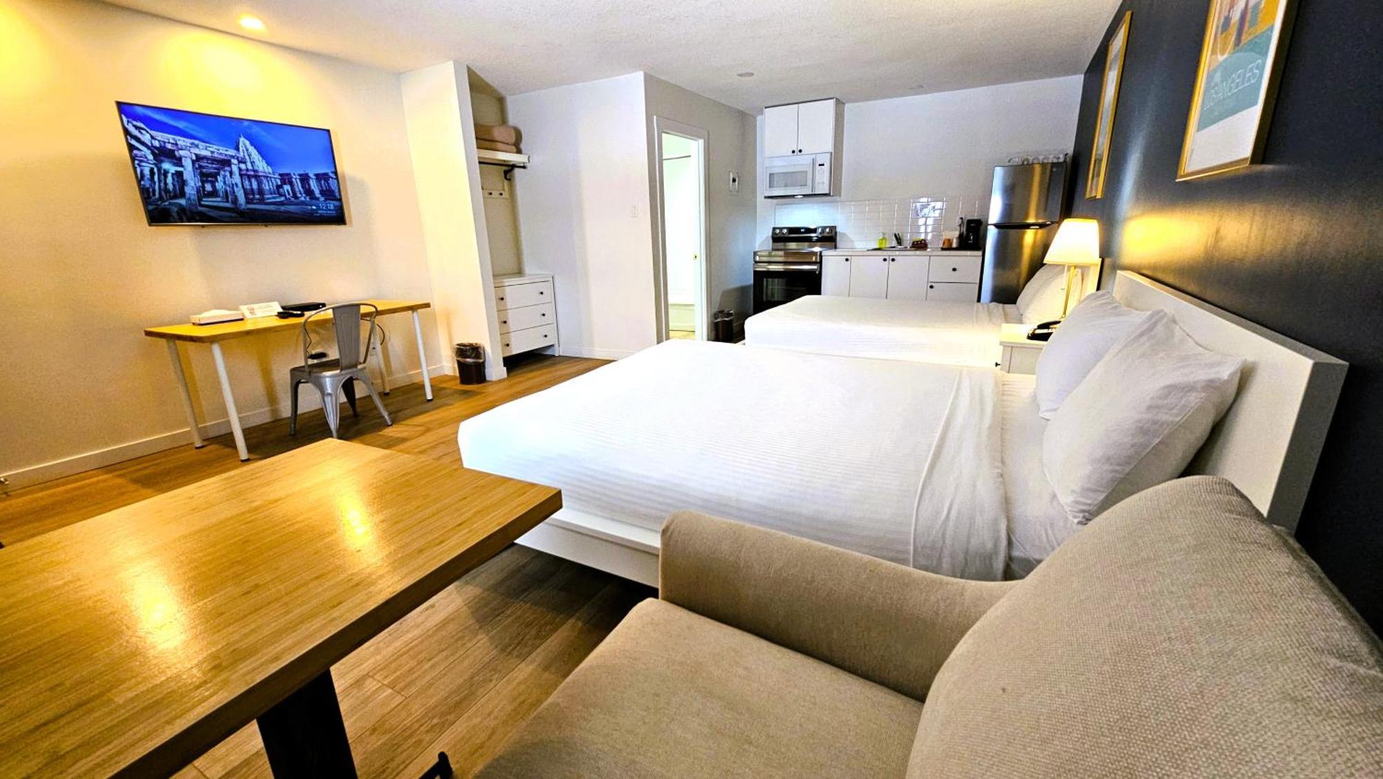 ווייטקורט Cloud 9 Inn מראה חיצוני תמונה