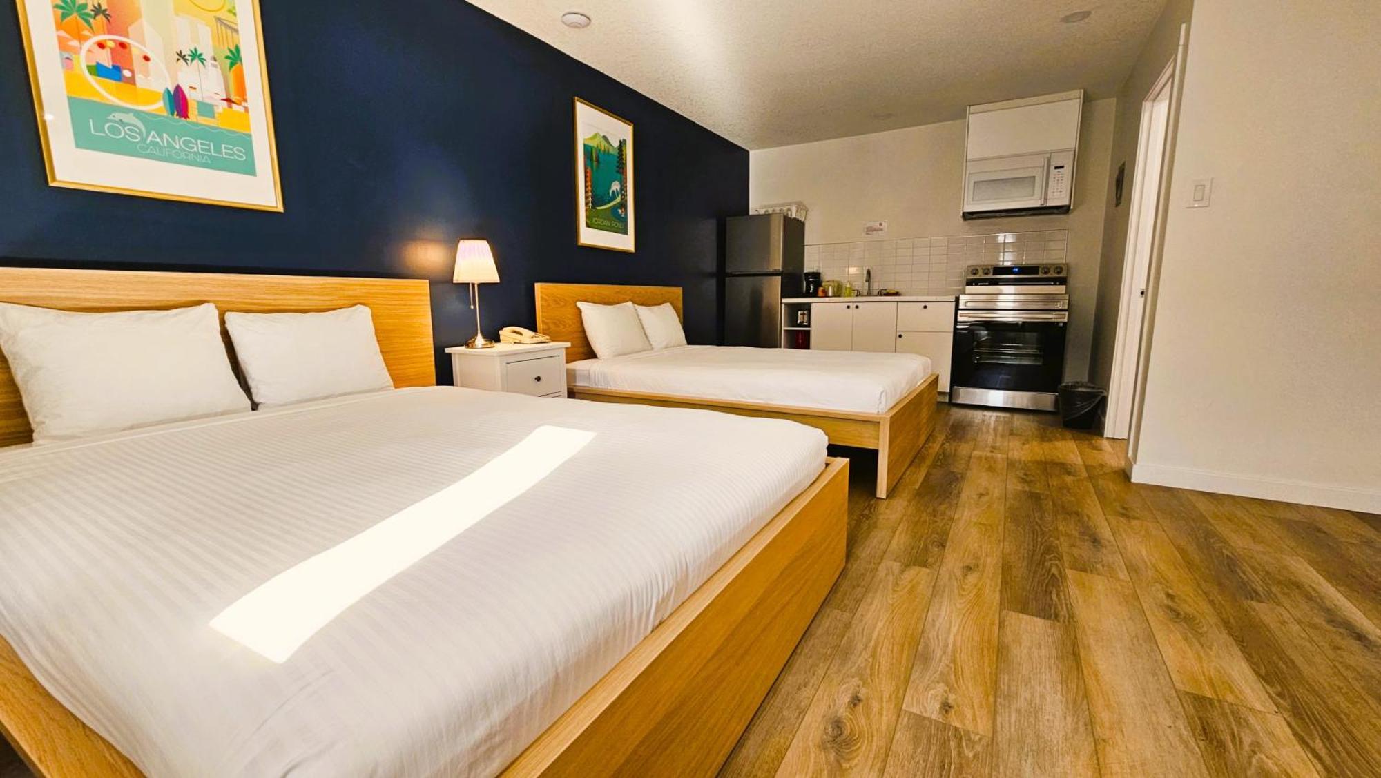 ווייטקורט Cloud 9 Inn מראה חיצוני תמונה