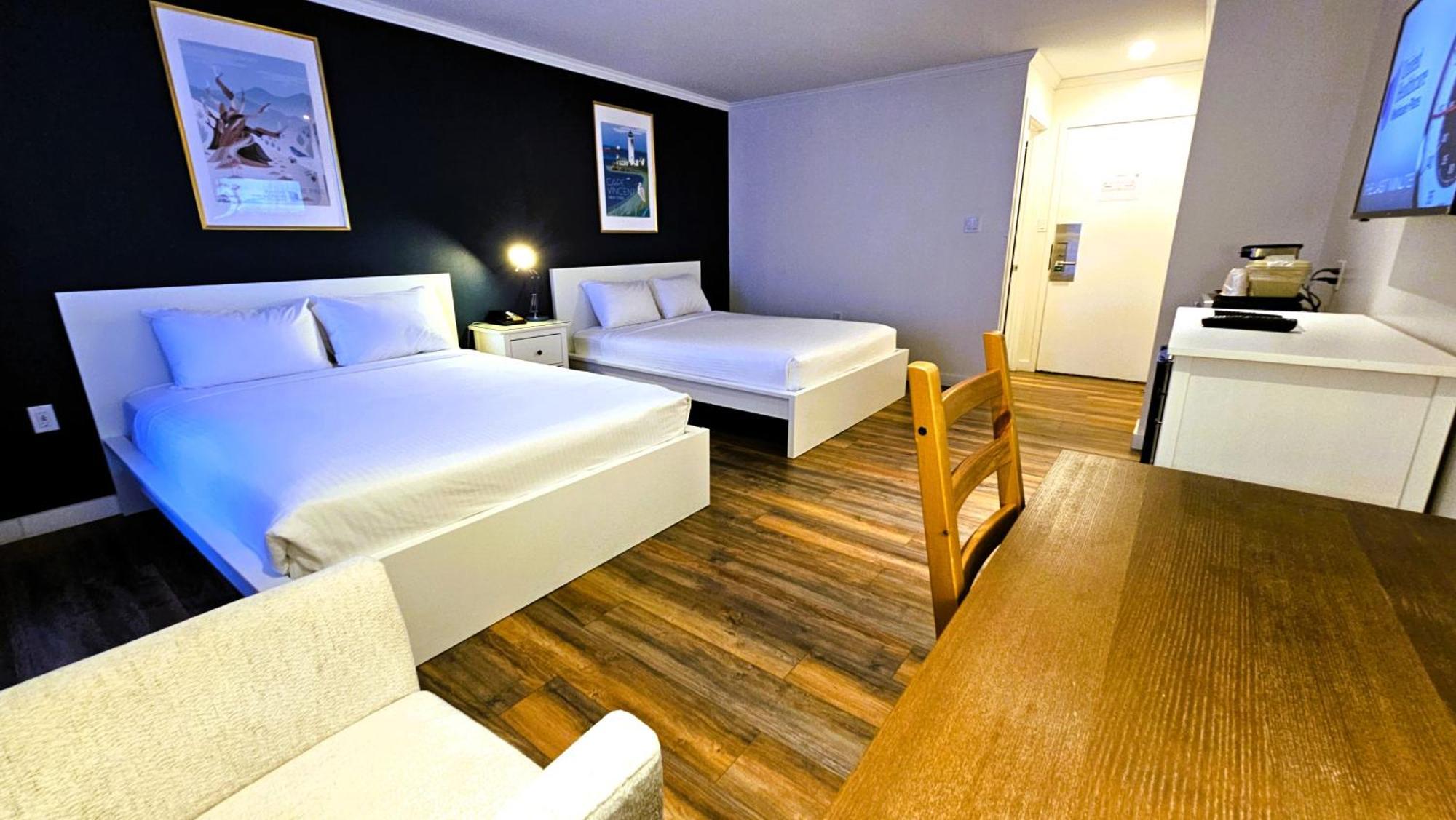 ווייטקורט Cloud 9 Inn מראה חיצוני תמונה
