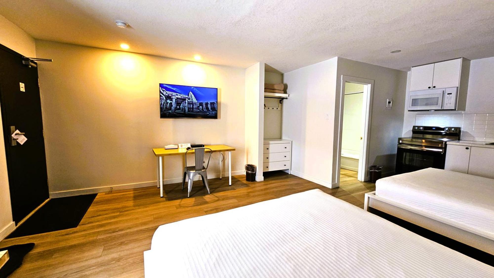 ווייטקורט Cloud 9 Inn מראה חיצוני תמונה