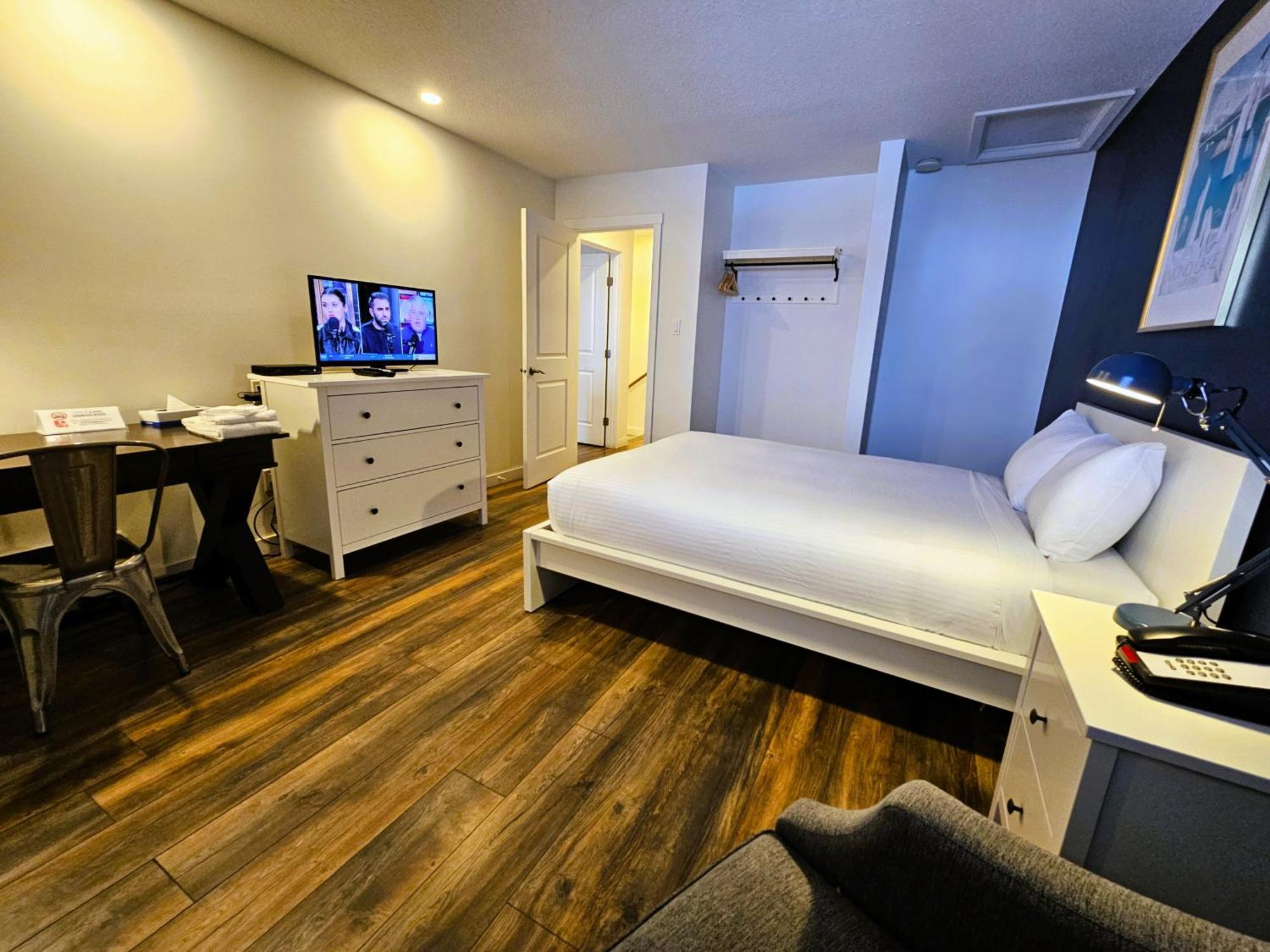 ווייטקורט Cloud 9 Inn מראה חיצוני תמונה