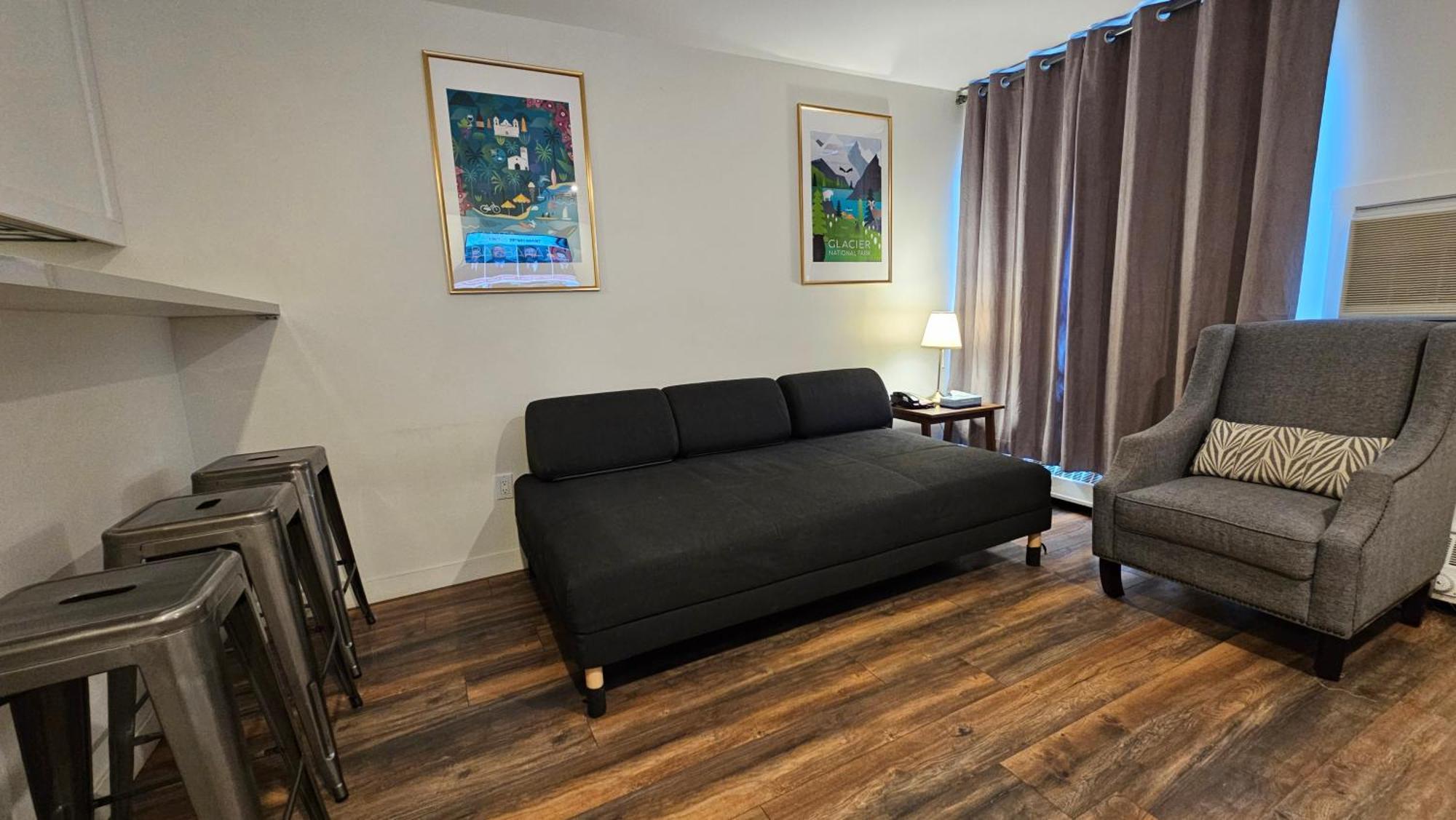 ווייטקורט Cloud 9 Inn מראה חיצוני תמונה
