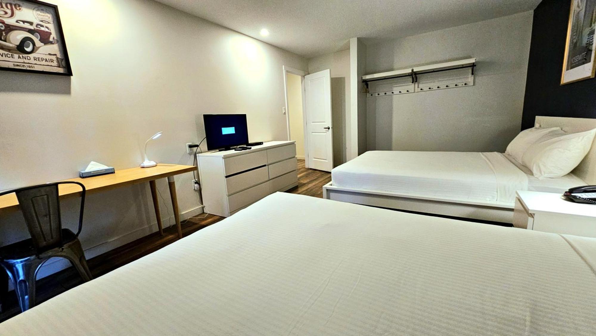 ווייטקורט Cloud 9 Inn מראה חיצוני תמונה